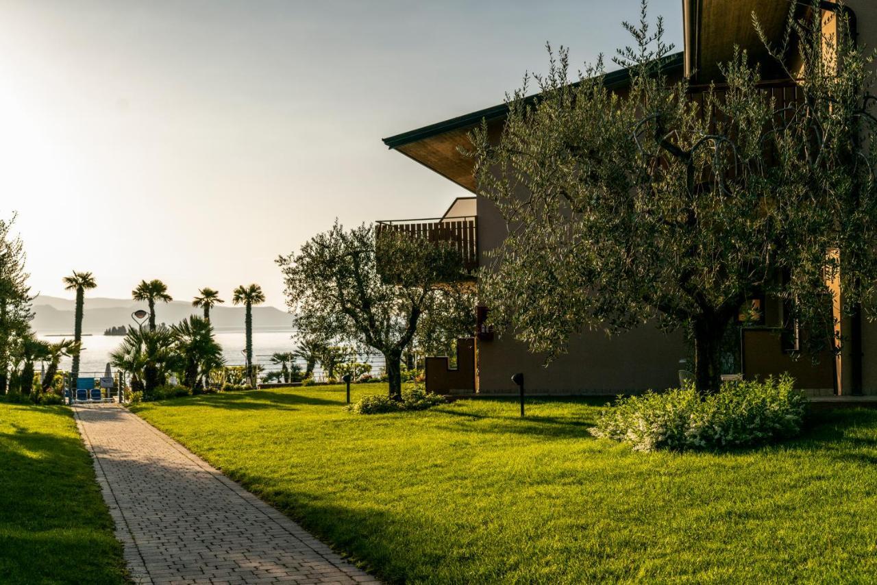 Onda Blu Resort Manerba del Garda Exterior photo